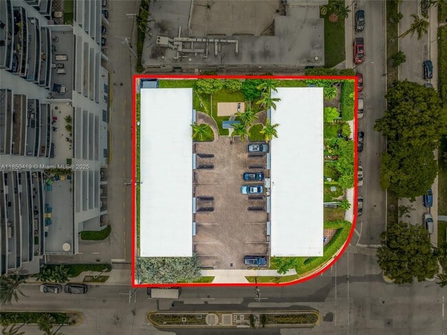 Building Photo - 7801 Hispanola Ave