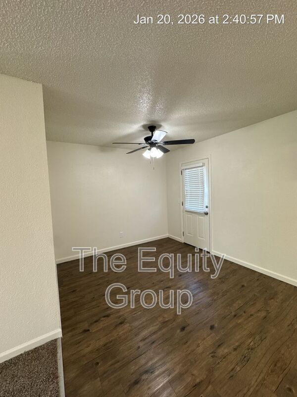 Building Photo - 809 Monarch Cir