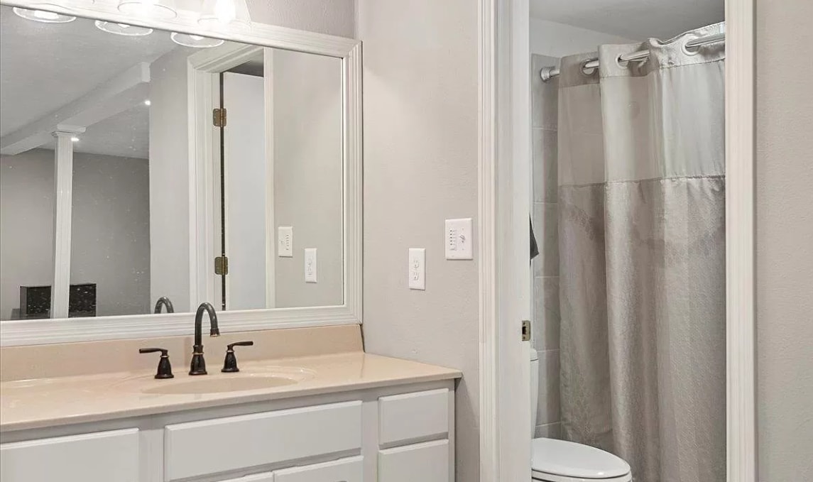 Building Photo - 6600 6th Street Frontage Rd E