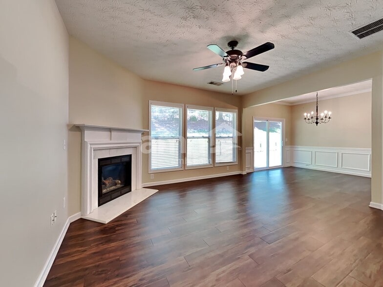 Building Photo - 311 Barberry Pl