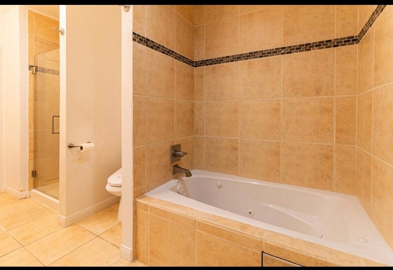 Building Photo - 336 Miraleste Dr