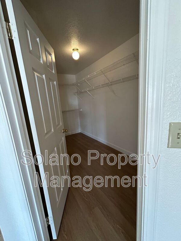 Building Photo - 1829 Nephi Dr