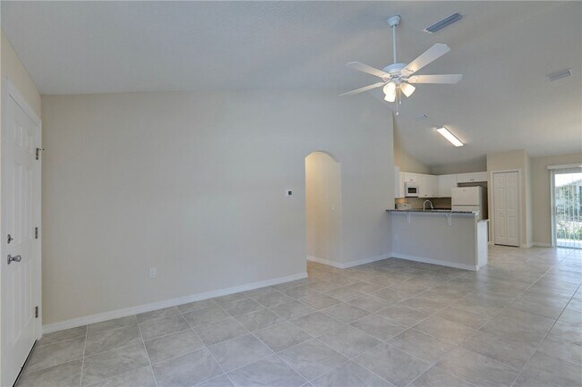 Building Photo - 8886 98th Ct
