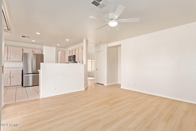 Building Photo - 3224 E Escuda Rd