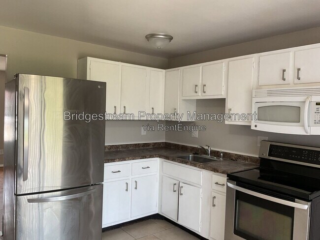 Building Photo - 4953 Leeper St