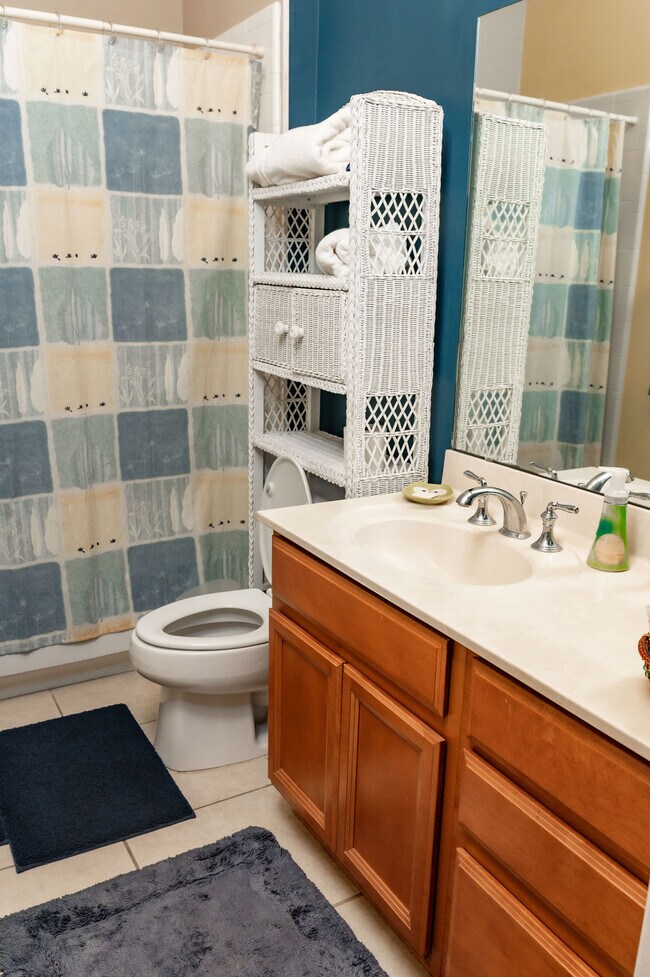 Building Photo - 2009 Paradise Oaks Ct