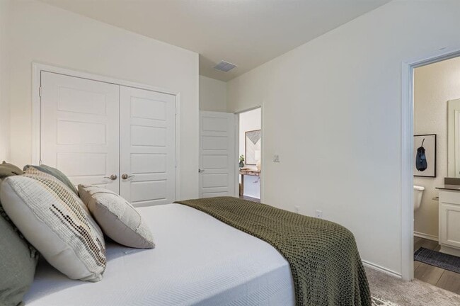 Building Photo - 7806 Song Sparrow Dr.
