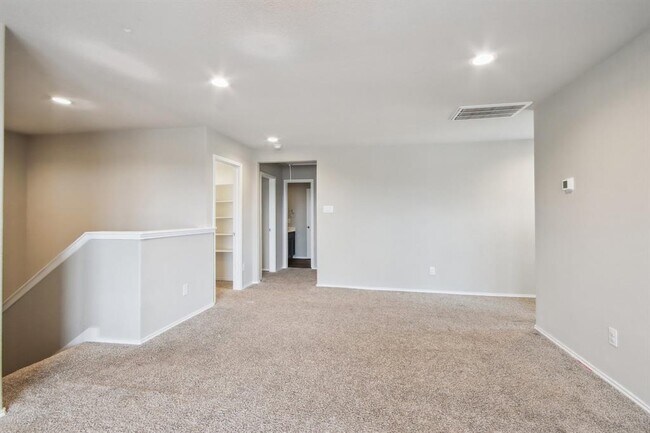 Building Photo - 8414 Aster Gln Wy