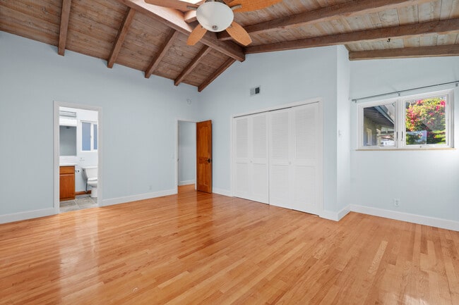 Building Photo - 425 Neptune Ave