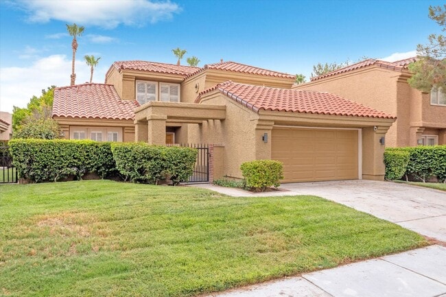Building Photo - Spanish Trails Pool Home
