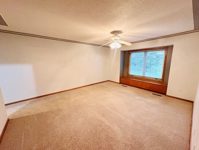 Building Photo - Stunning 6-Bedroom Corner-Lot Home w/ Luxury Finishes & Entertainer’s Layout