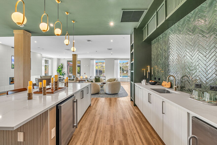 Primary Photo - Vesa