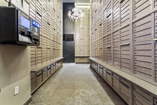 Building Photo - 110 Wall St