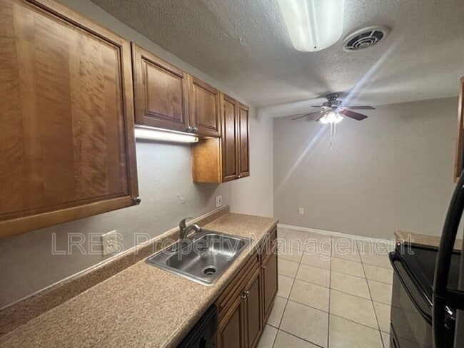 Building Photo - 1695 Lee Rd