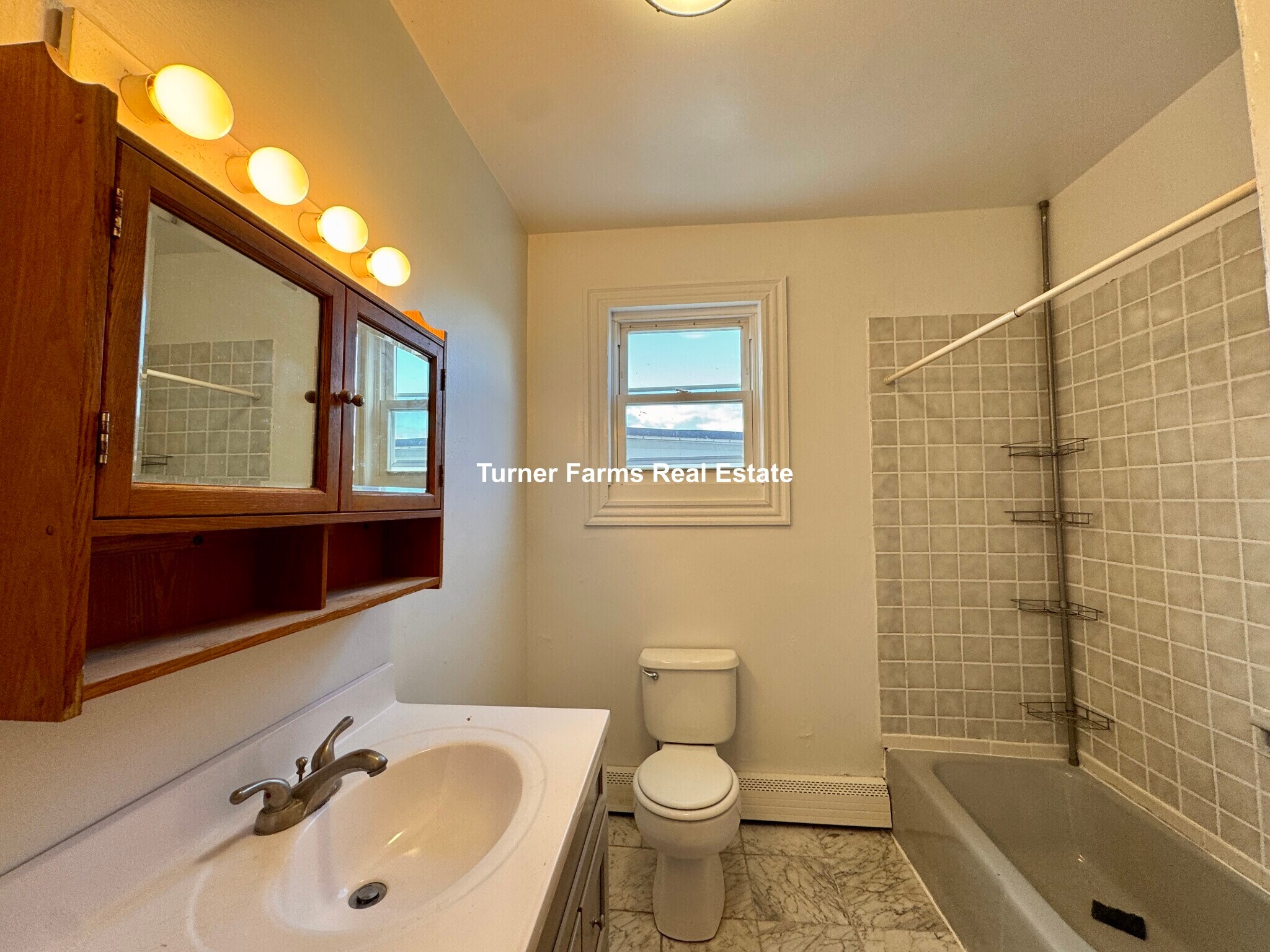 Building Photo - 144 Hillside St