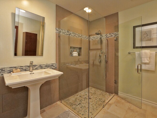 Building Photo - 30256 Avenida Selecta