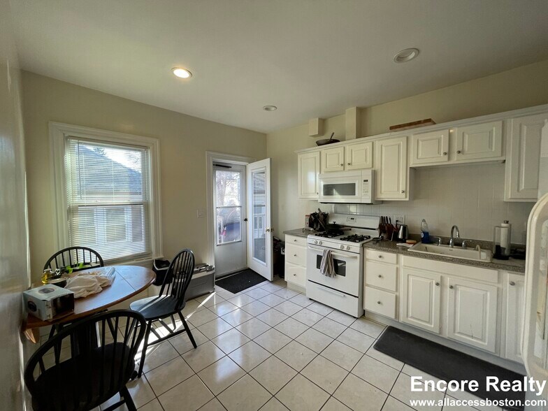 Building Photo - 56 Hobson St