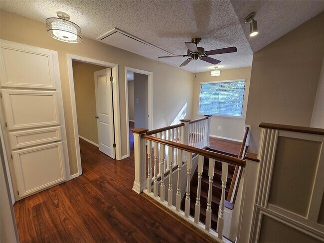 Building Photo - 604 Quail Creek Dr