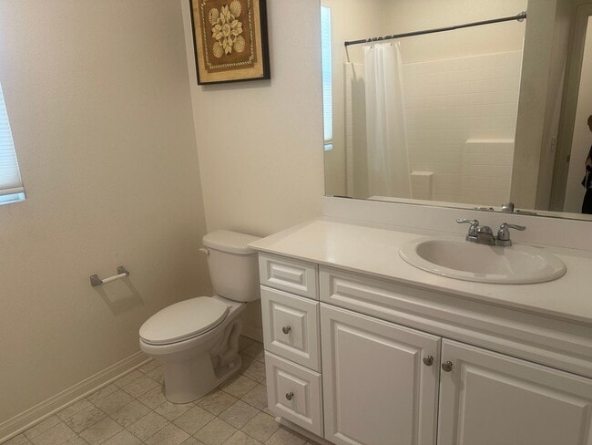 Building Photo - 4 Bed/2Bath, Solar Single-Story Home in Hi...