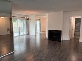 Building Photo - 2346 Kerwood Ave