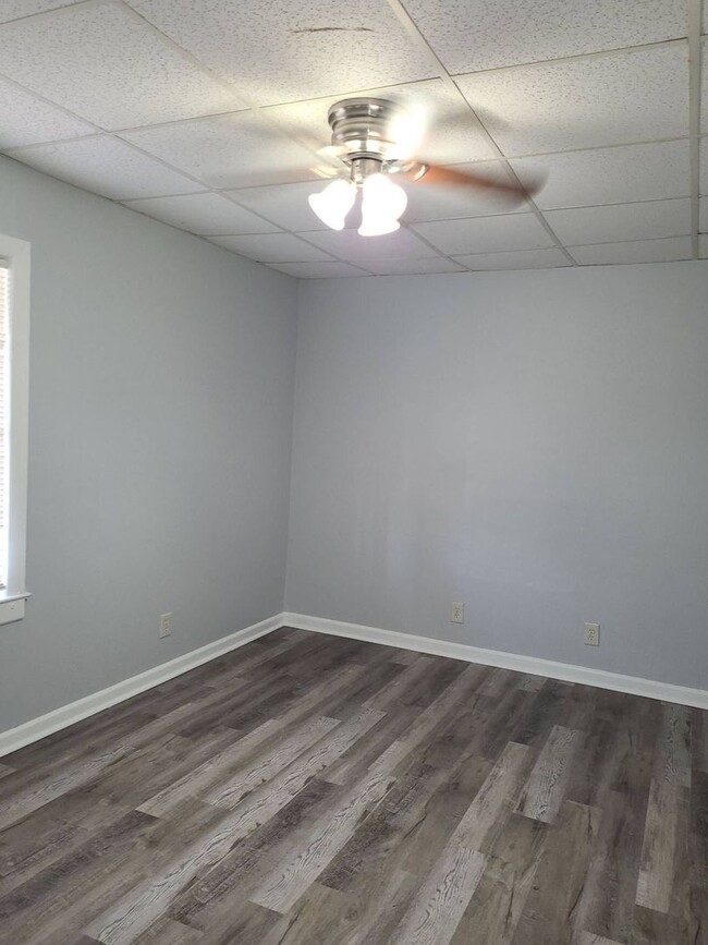 Building Photo - Single Family Home
