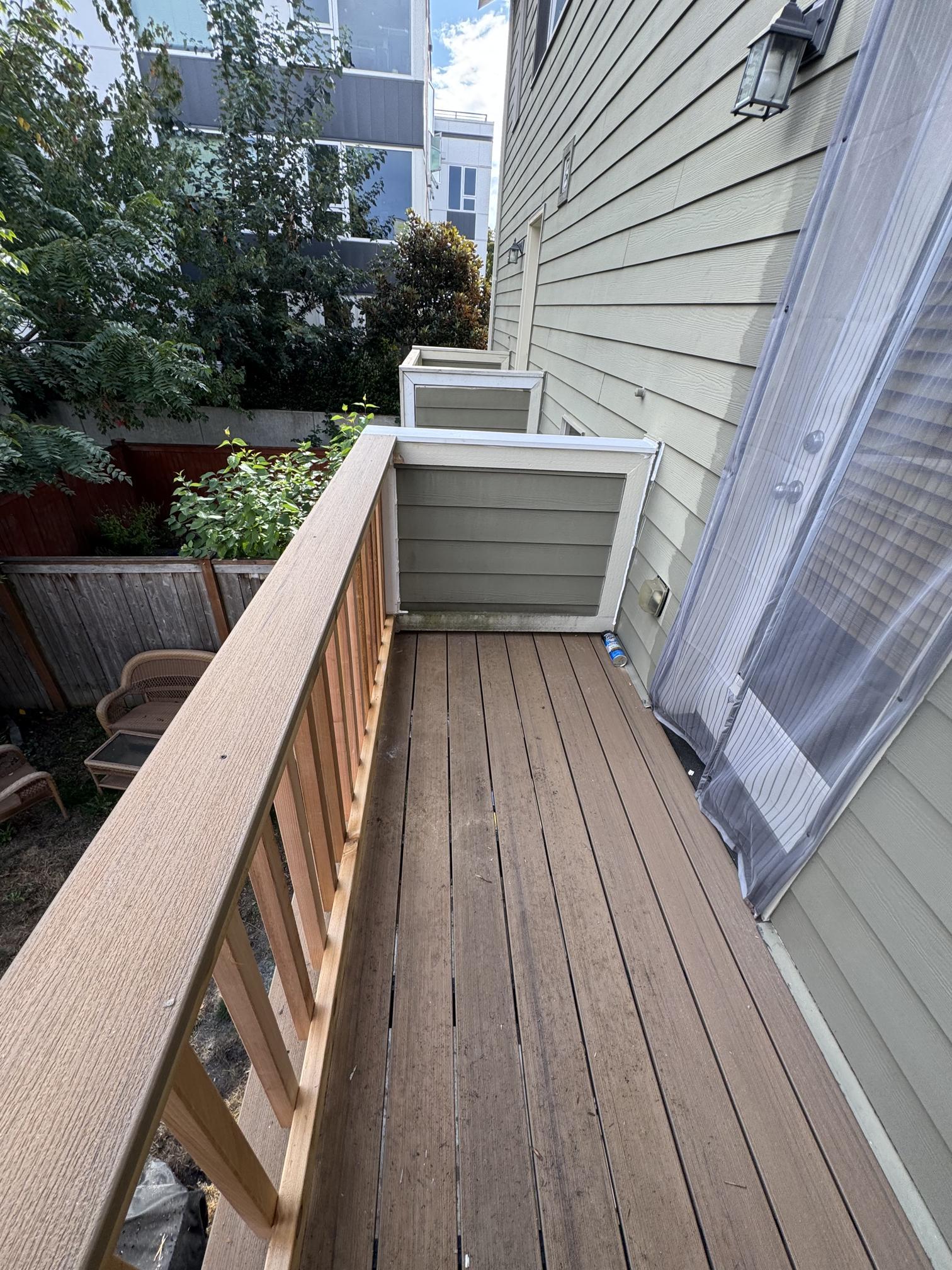 New balcony - 320 25th Ave S