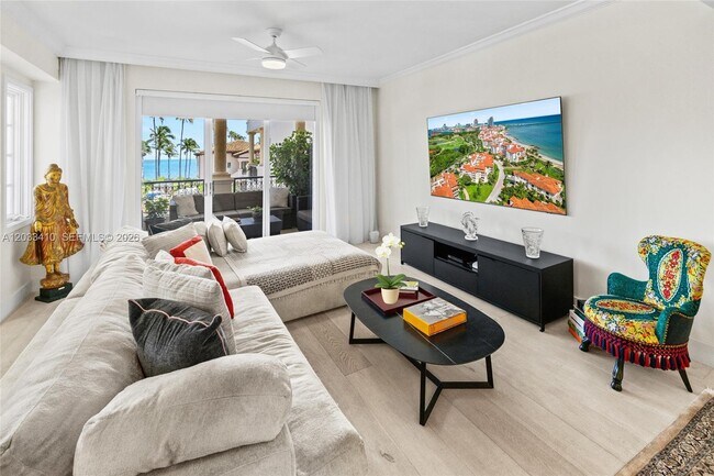 Building Photo - 19122 Fisher Island Dr