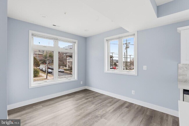 Building Photo - 2602 4th St NE