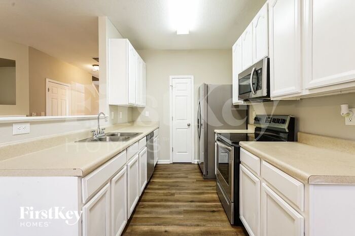 Building Photo - 7128 Brookview Way