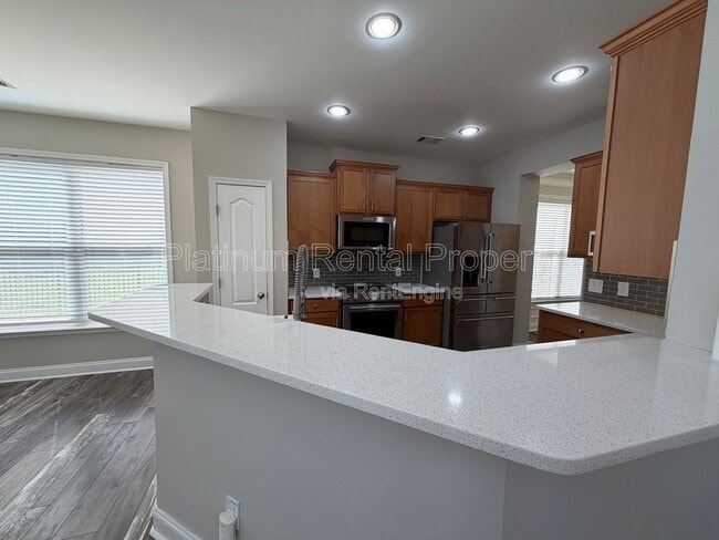 Building Photo - 5555 Falls Landing Dr