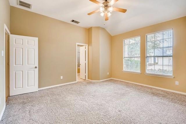 Building Photo - 1400 Chestnut Dr