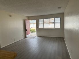 Building Photo - 13639 Yakima Rd