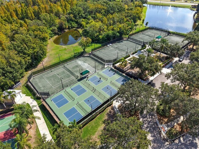 Building Photo - 718 Pinckney Dr