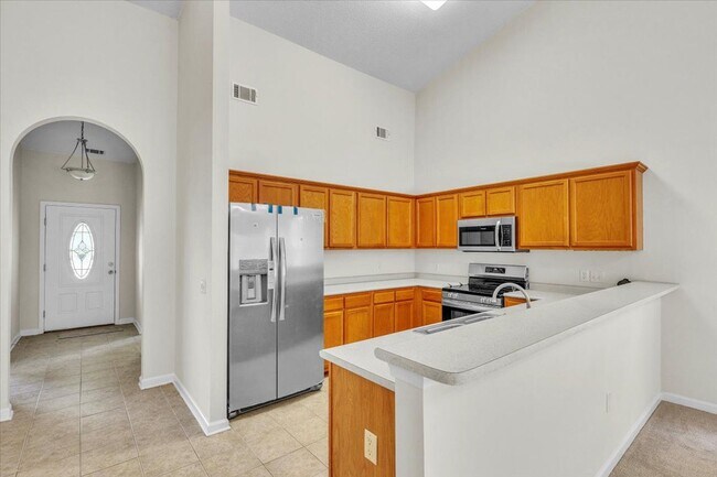 Building Photo - Better Than New 3 Bed/2 Bath Townhome in S...