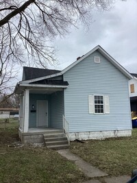 Building Photo - Front Porch and Back Deck