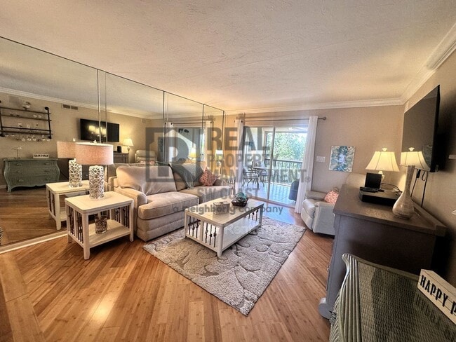 Building Photo - 2121 Collier Ave