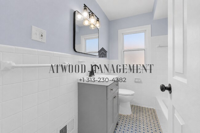 Building Photo - This beautifully updated 3-bedroom, 1-bath single-family home is ready for move-in!