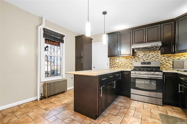Building Photo - 75-09 91st Ave