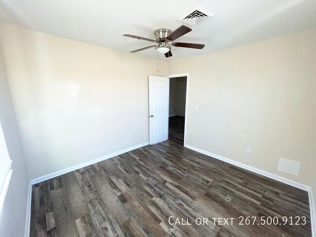 Building Photo - 6841 Lynford St