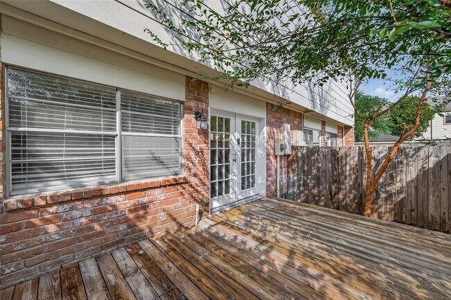 Building Photo - 14535 Misty Meadow Ln