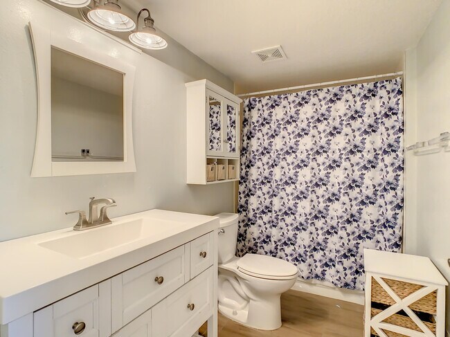 Building Photo - 1851 Jimmy Buffett Mem Hwy