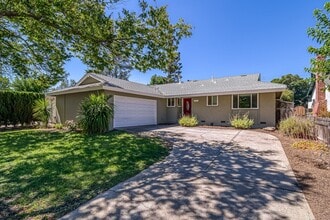 Building Photo - 5741 Seifert Ave