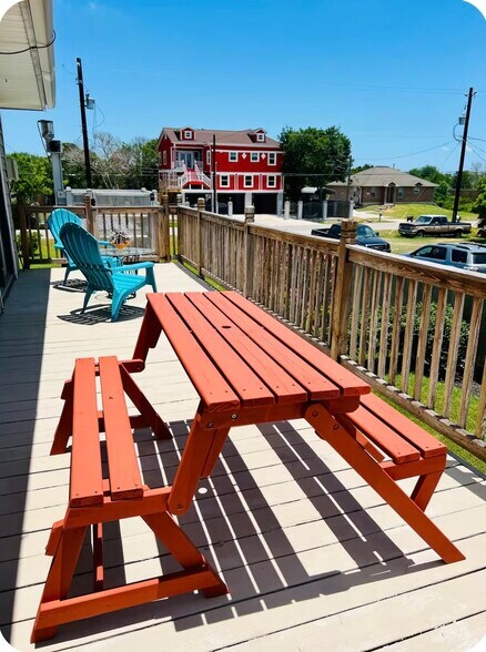 Building Photo - 402 14th St