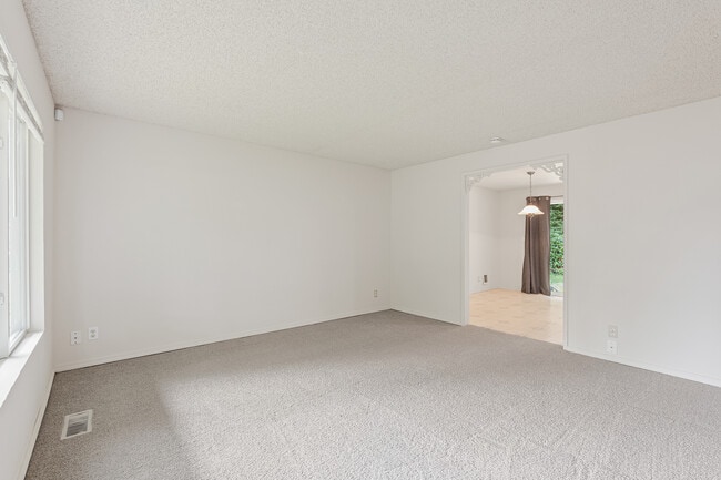 Building Photo - 13320 60th Dr SE