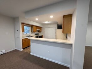 Building Photo - Seneca Avenue