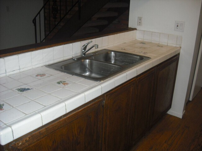 Building Photo - 2635 Yardarm Ave