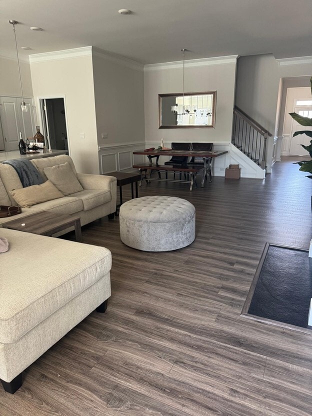 Building Photo - Fully Furnished Home - 1952 Crumhorn Ave