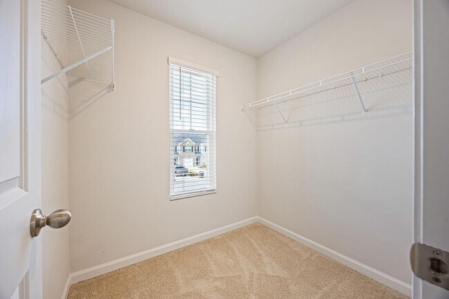 Building Photo - 5438 Thrasher Ln