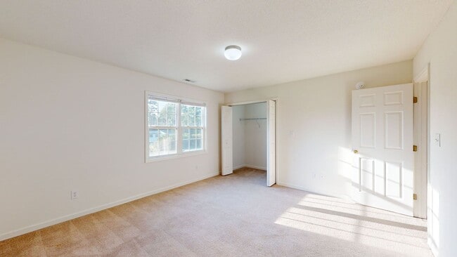 Building Photo - 216 Smallwood Rd