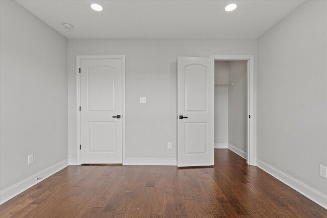 Building Photo - 210 Fields Pond Dr